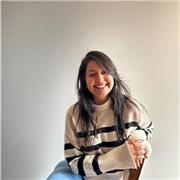 Soy diseñadora con experiencia y creatividad. Me encanta trabajar con niños haciendo juegos, manualidades y actividades divertidas